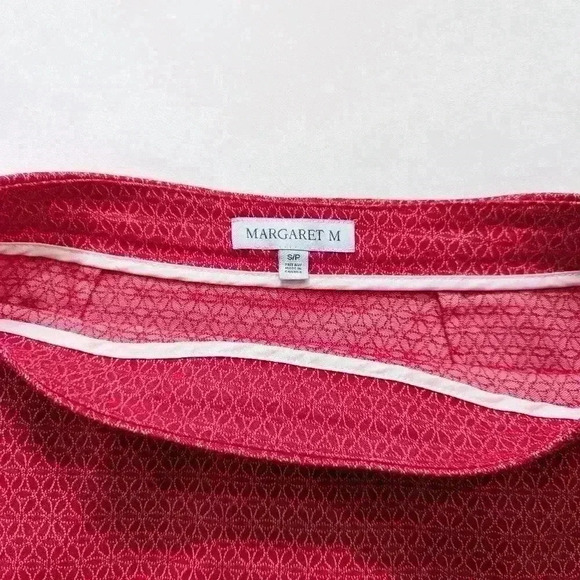 Margaret M Red Geometric Flower Print Size Small - Picture 3 of 4